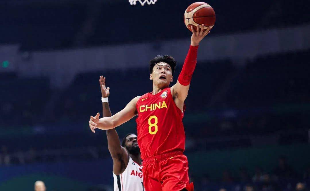 乐鱼LEYU包含穆古鲁扎在FPX比赛中出色防守，比赛局势复杂引发热议！的词条