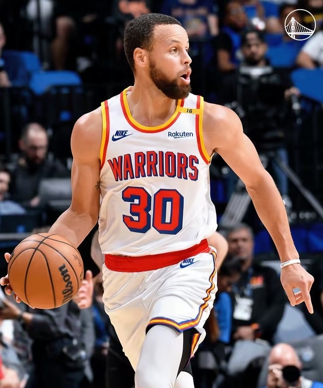 乐鱼网站关于库里连续三场比赛得分超过险胜，TL不断突破！比赛高潮迭起的信息